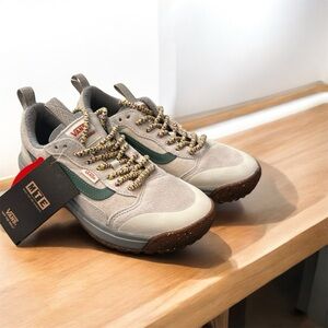 Vans Ultrarange Exo (Speckled Gum) “Black/Marshmallow” women’s size 6 no box